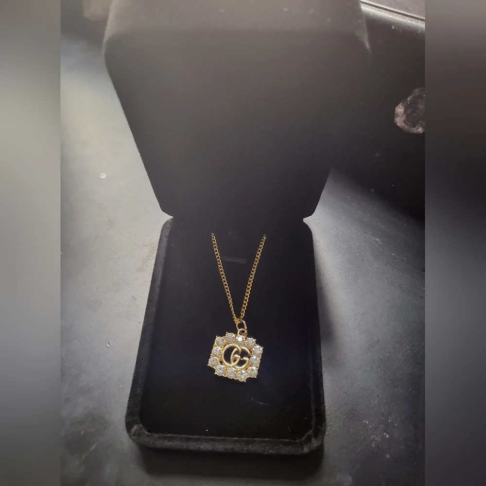 Gucci Charm Gold & Silver Rhinestone on gold chain ⛓️ ✨️